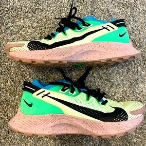 Nike Pegasus Trail 2 Size 8.5 Men